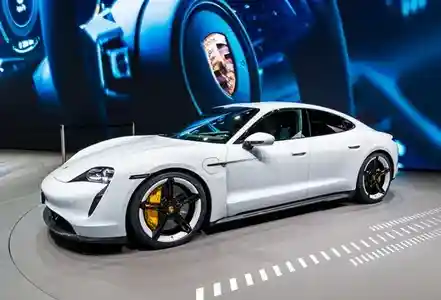 перевозка машины Porsche Taycan Turbo S